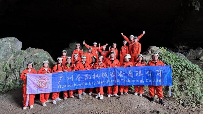 Echos aus den Tiefen der Höhle: Eine gegenseitige Begegnung mit der Natur und Teammitgliedern